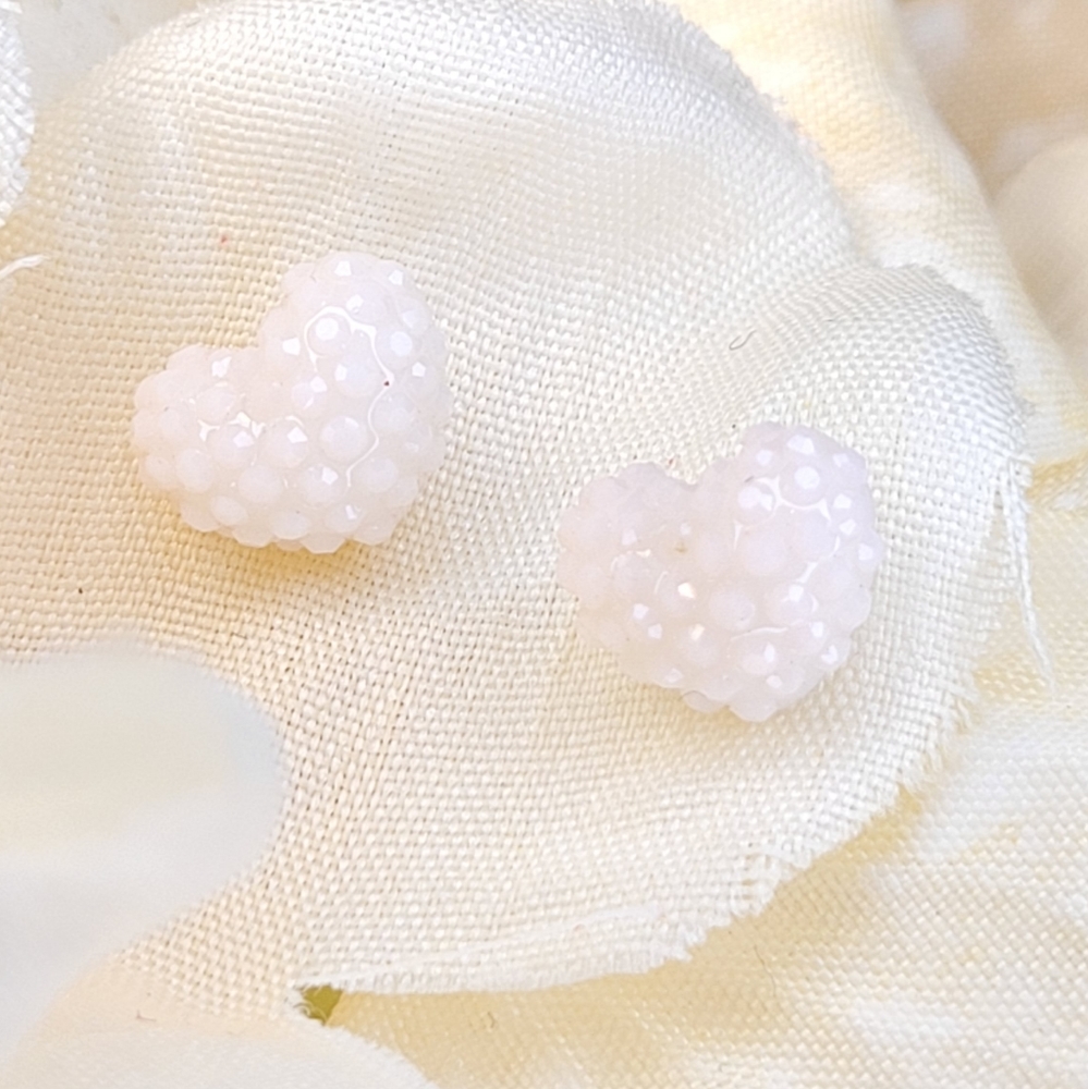 💍 Textured light pink heart earrings - Picture 3 of 6